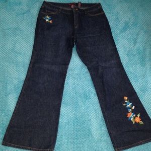 JONES WEAR: embroidery jeans